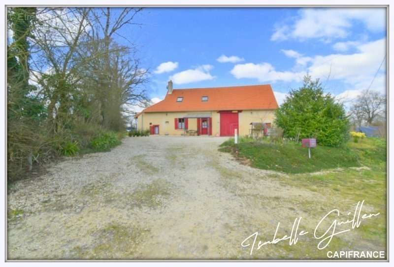 Maison à MONTIPOURET