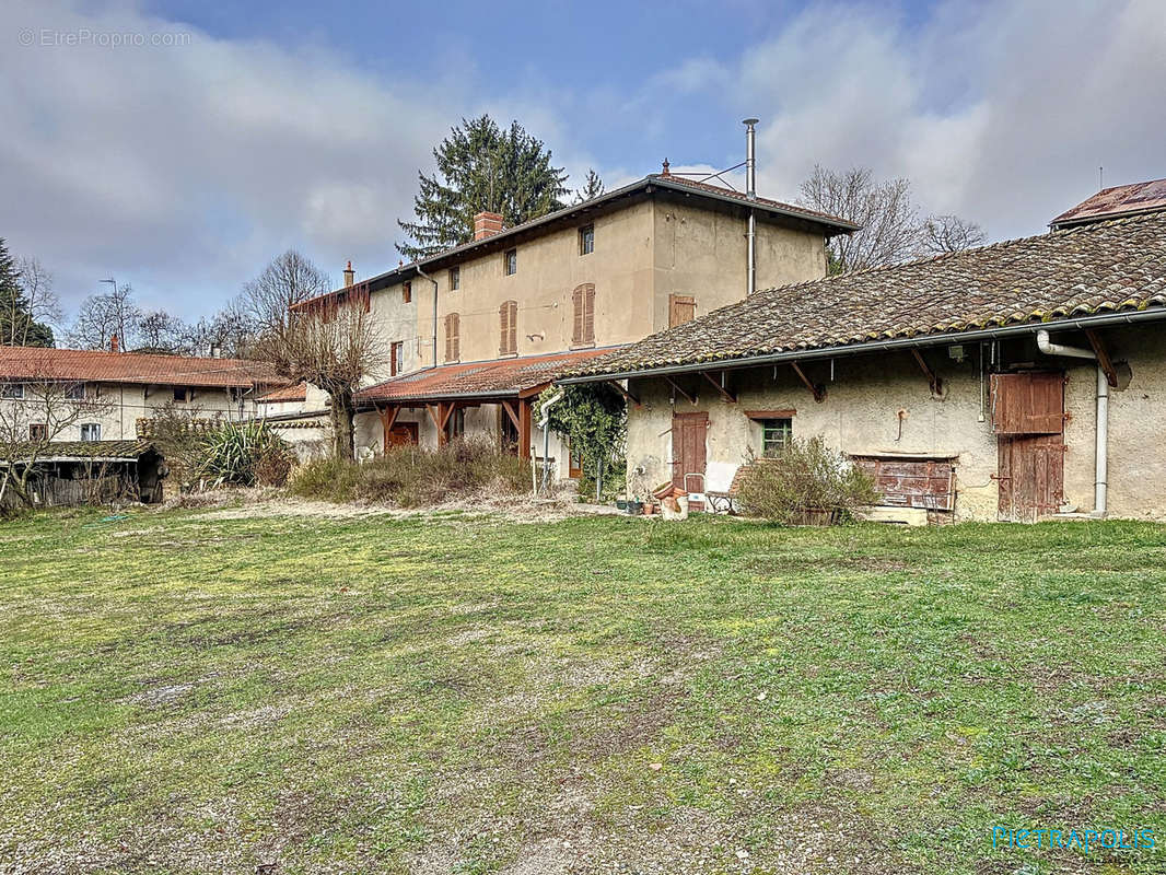 Maison à REYRIEUX