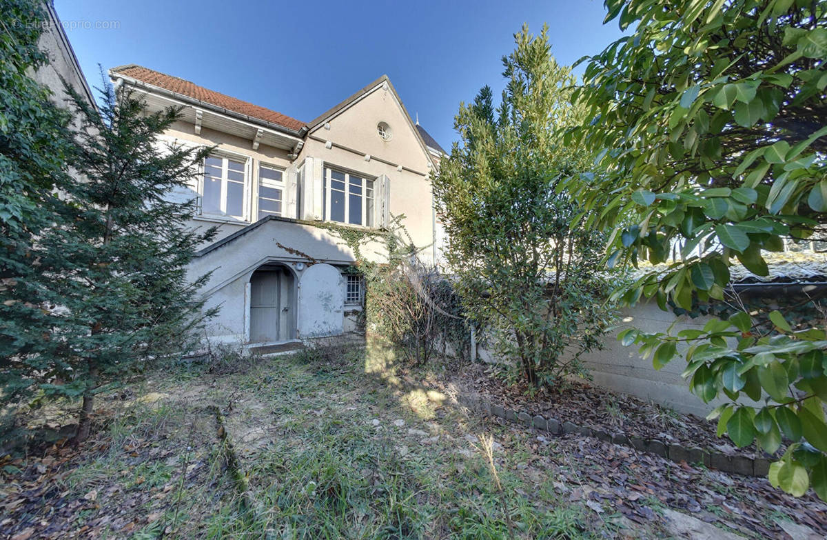 Maison à AUXERRE