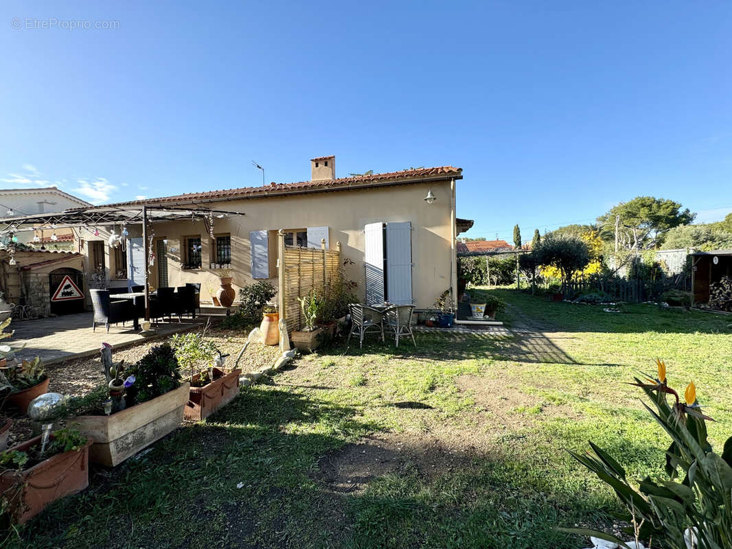 Maison à SIX-FOURS-LES-PLAGES