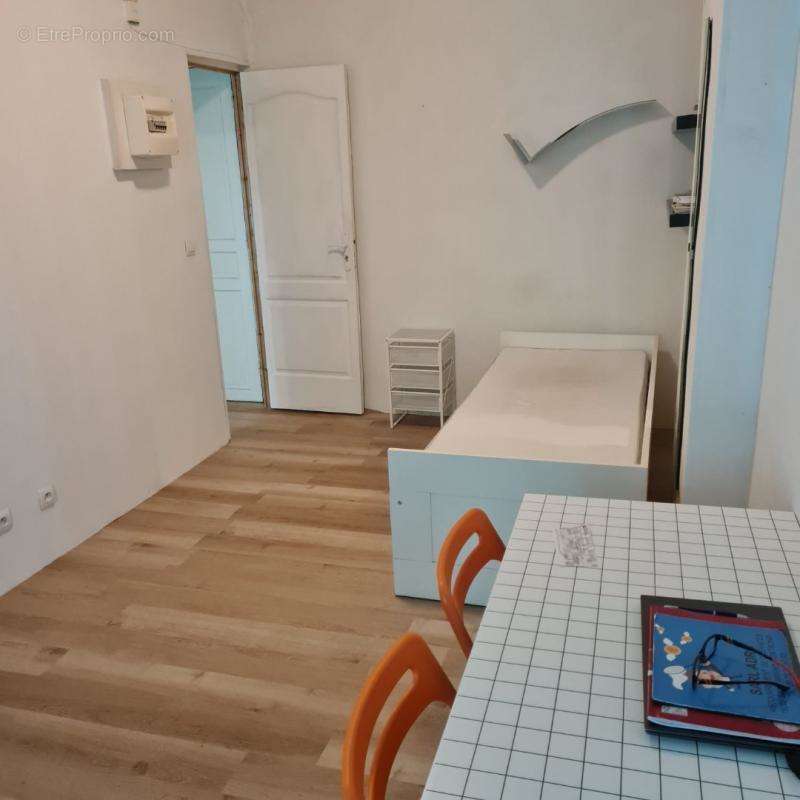 Appartement à PARIS-10E