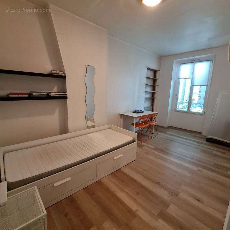 Appartement à PARIS-10E