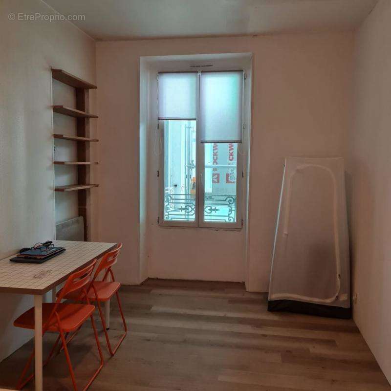 Appartement à PARIS-10E