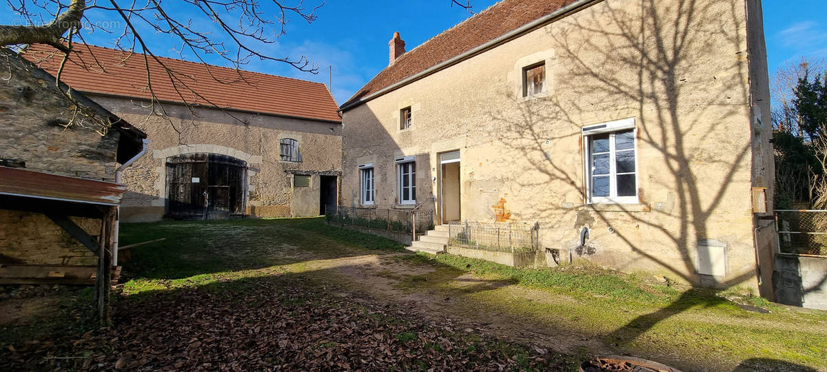 Maison à TRUCY-L&#039;ORGUEILLEUX