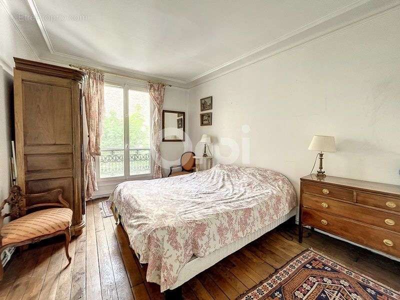 Appartement à PARIS-7E