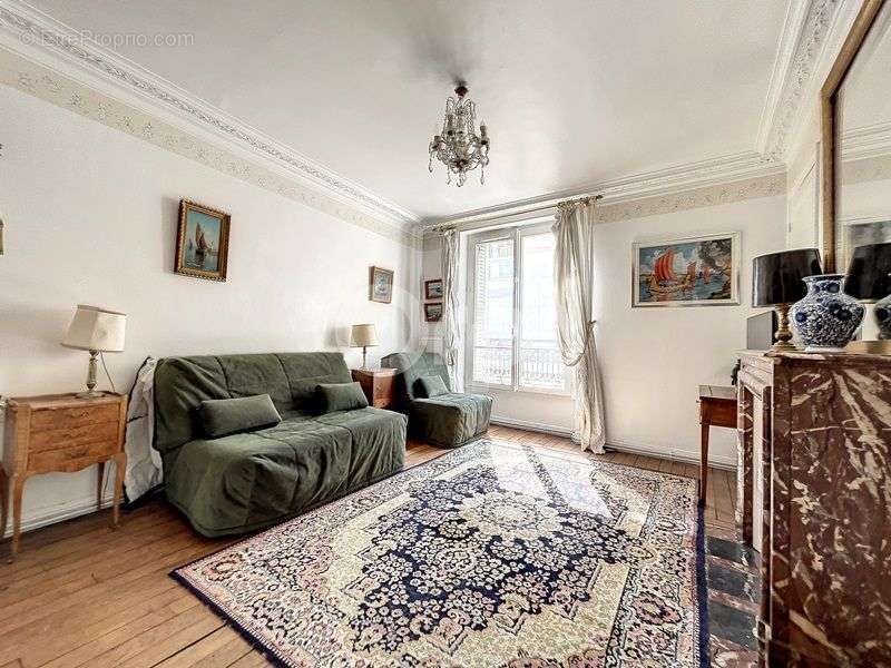 Appartement à PARIS-7E