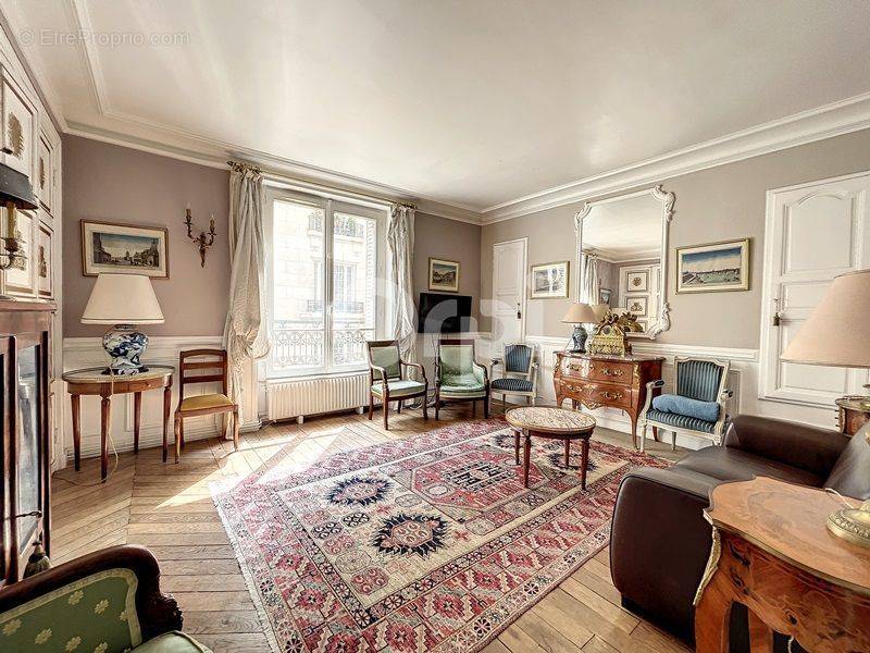 Appartement à PARIS-7E