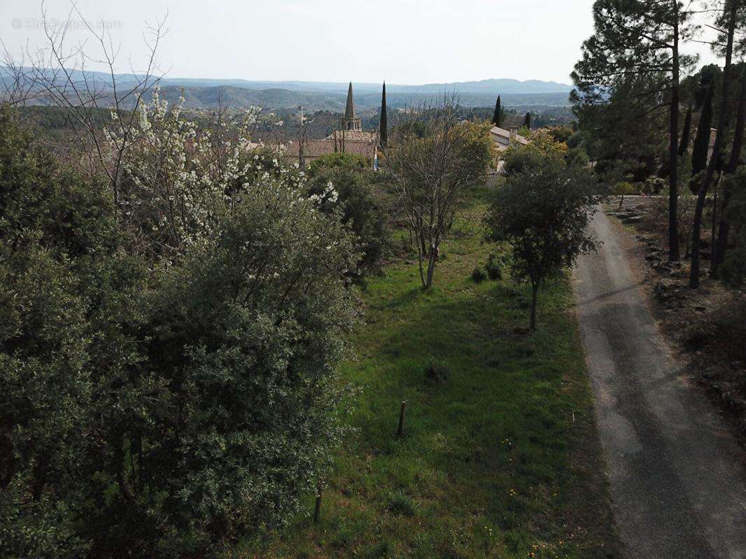 Terrain à CHASSIERS