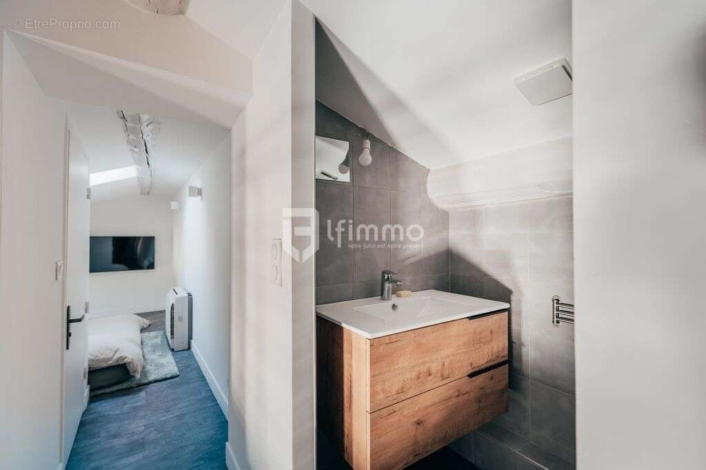 Appartement à MARSEILLE-1E