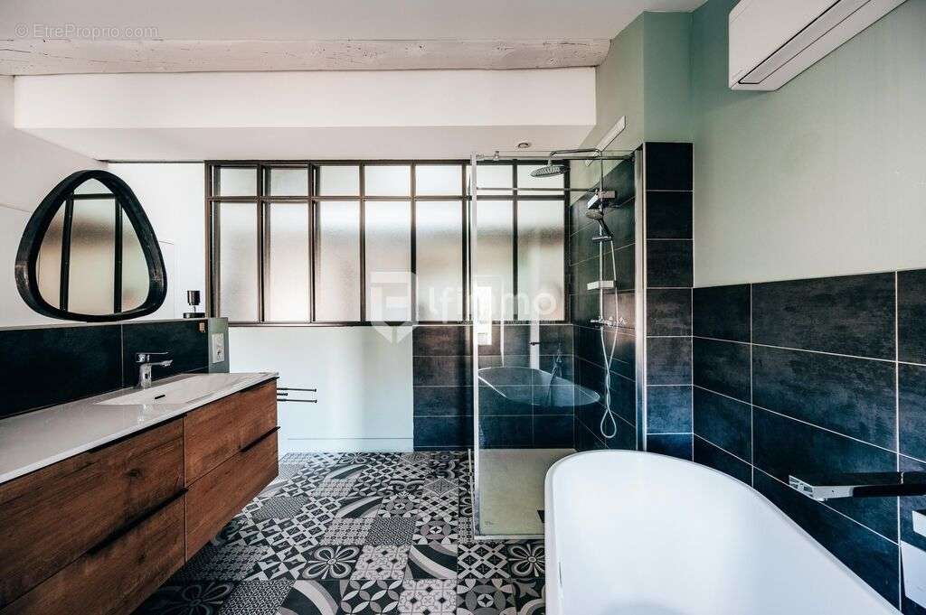 Appartement à MARSEILLE-1E