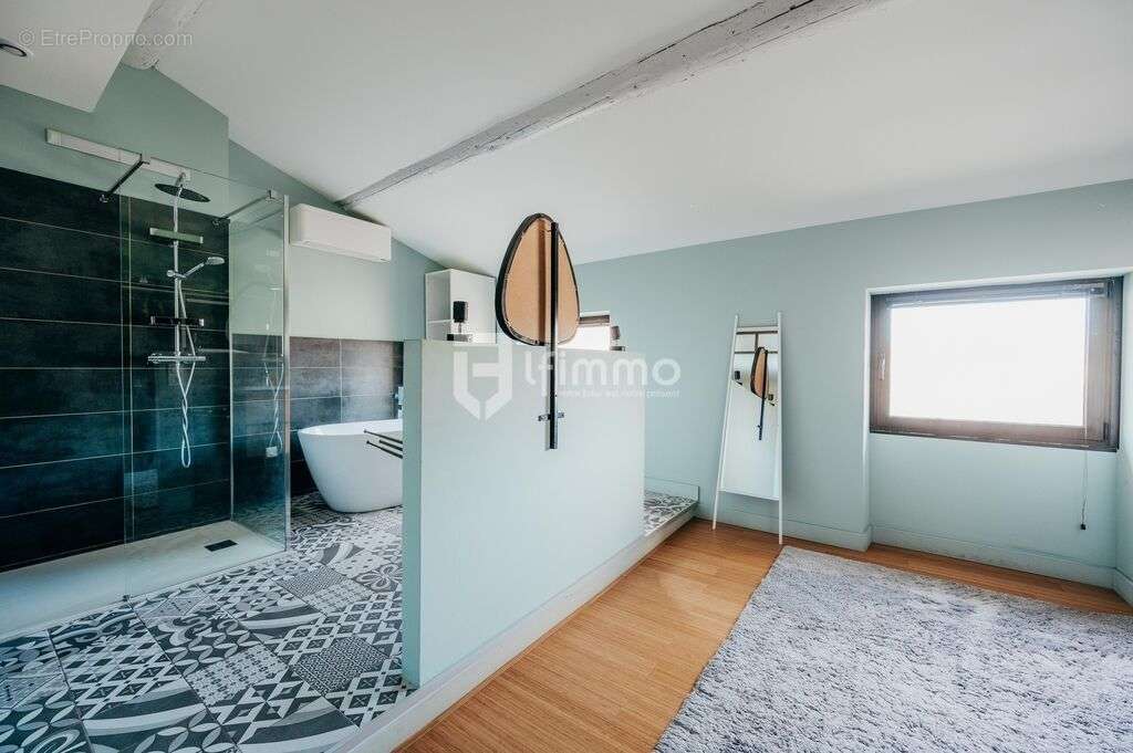 Appartement à MARSEILLE-1E