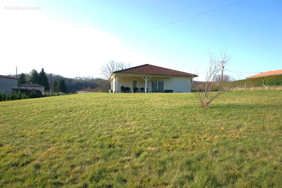 Maison à NEUVILLE-SUR-AIN