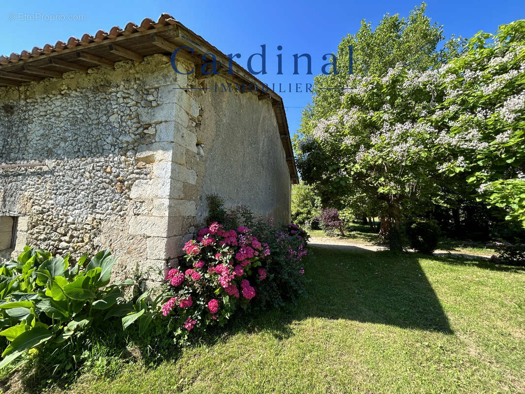 Maison à SAINT-ASTIER