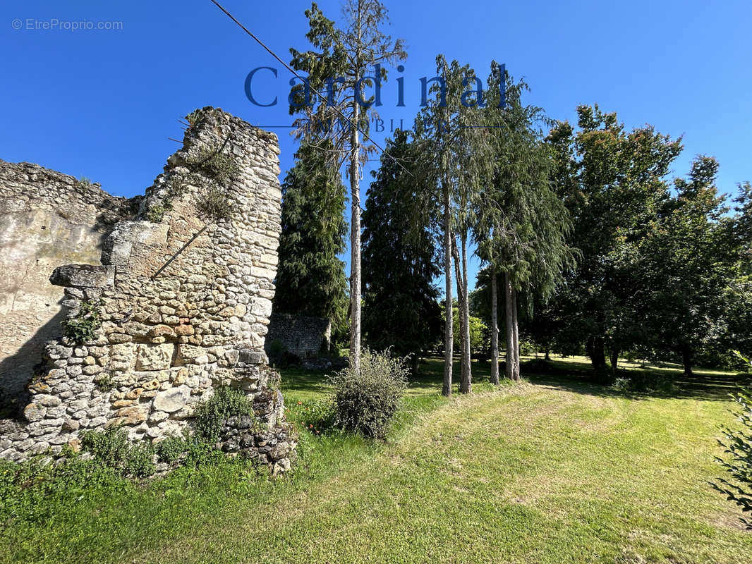 Maison à SAINT-ASTIER