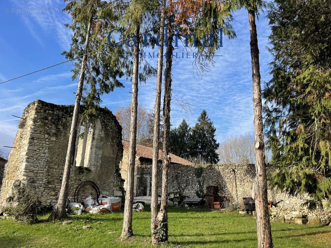 Maison à SAINT-ASTIER