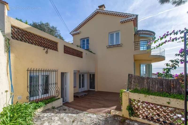 Appartement à VILLEFRANCHE-SUR-MER