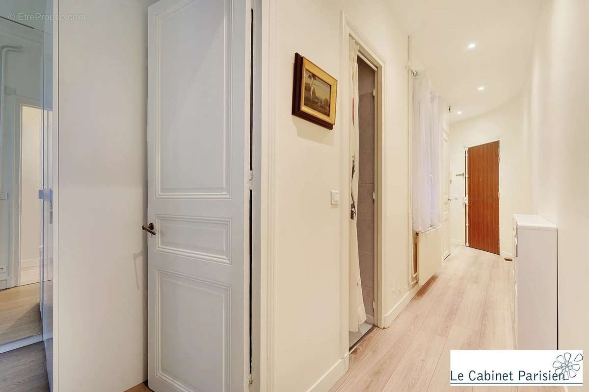 Appartement à PARIS-14E