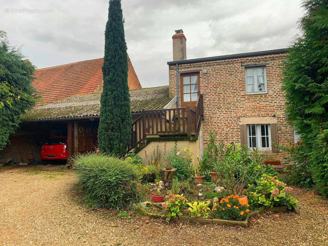 Maison à PIERRE-DE-BRESSE