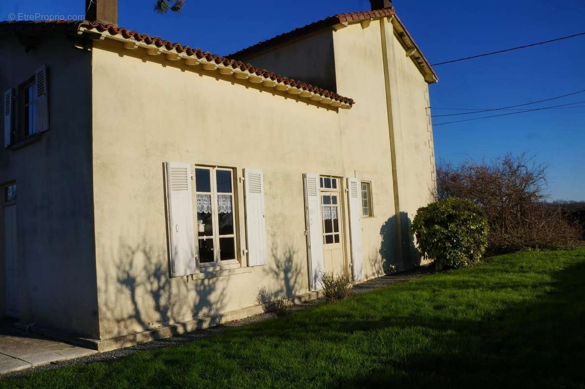 Maison à PUY-DE-SERRE