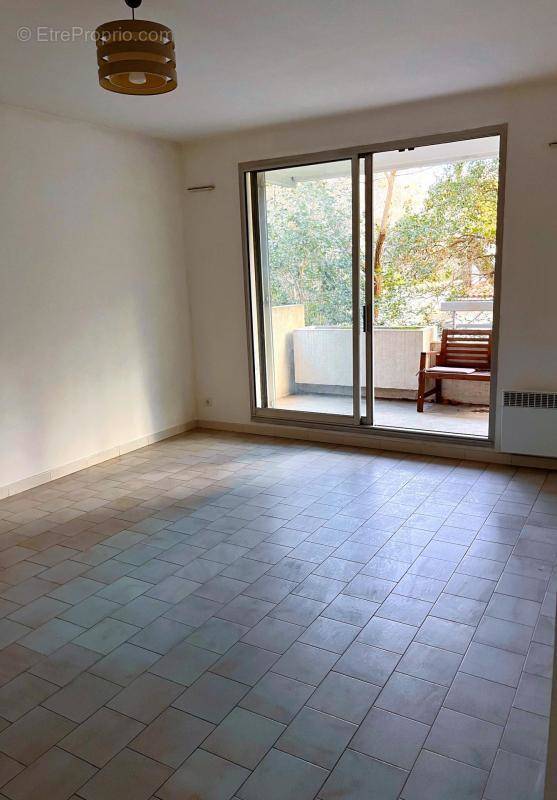 Appartement à MARSEILLE-9E