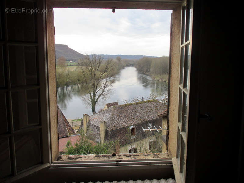 Maison à BEYNAC-ET-CAZENAC