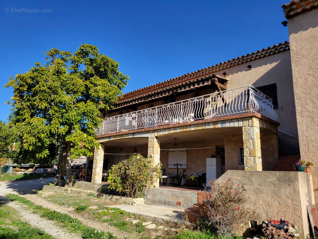 Maison à SAINT-CYR-SUR-MER