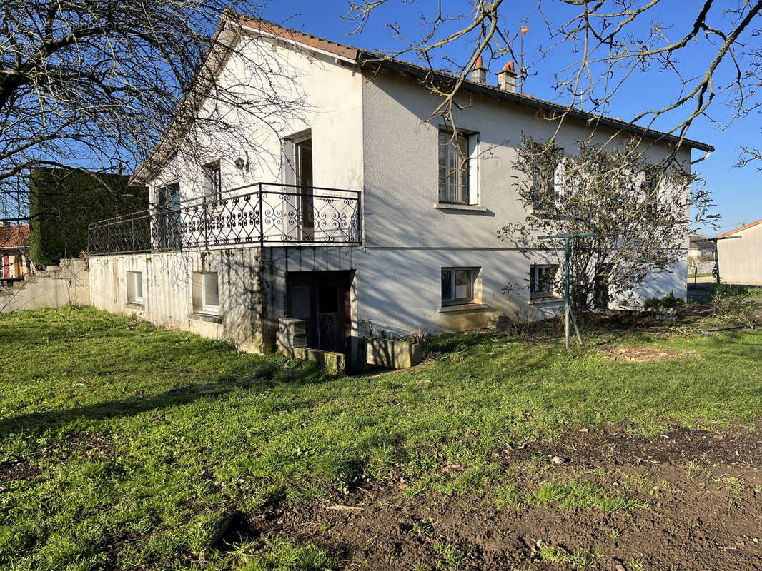 Maison à SAINT-JOUIN-DE-MARNES