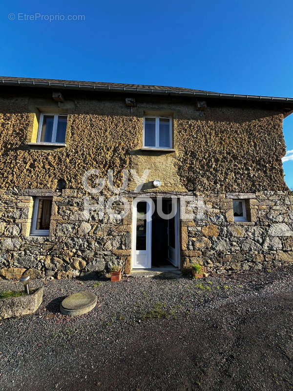 Maison à COURCY