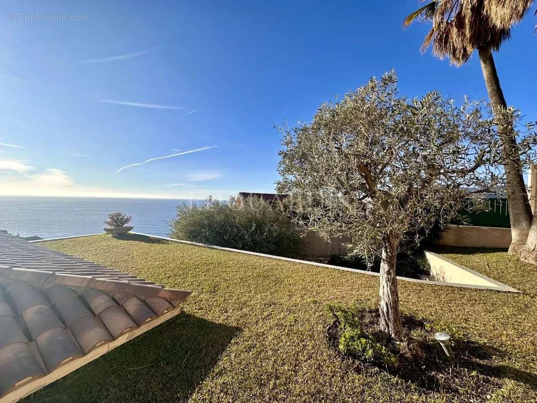 Appartement à ROQUEBRUNE-CAP-MARTIN