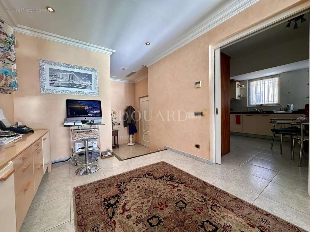 Appartement à ROQUEBRUNE-CAP-MARTIN