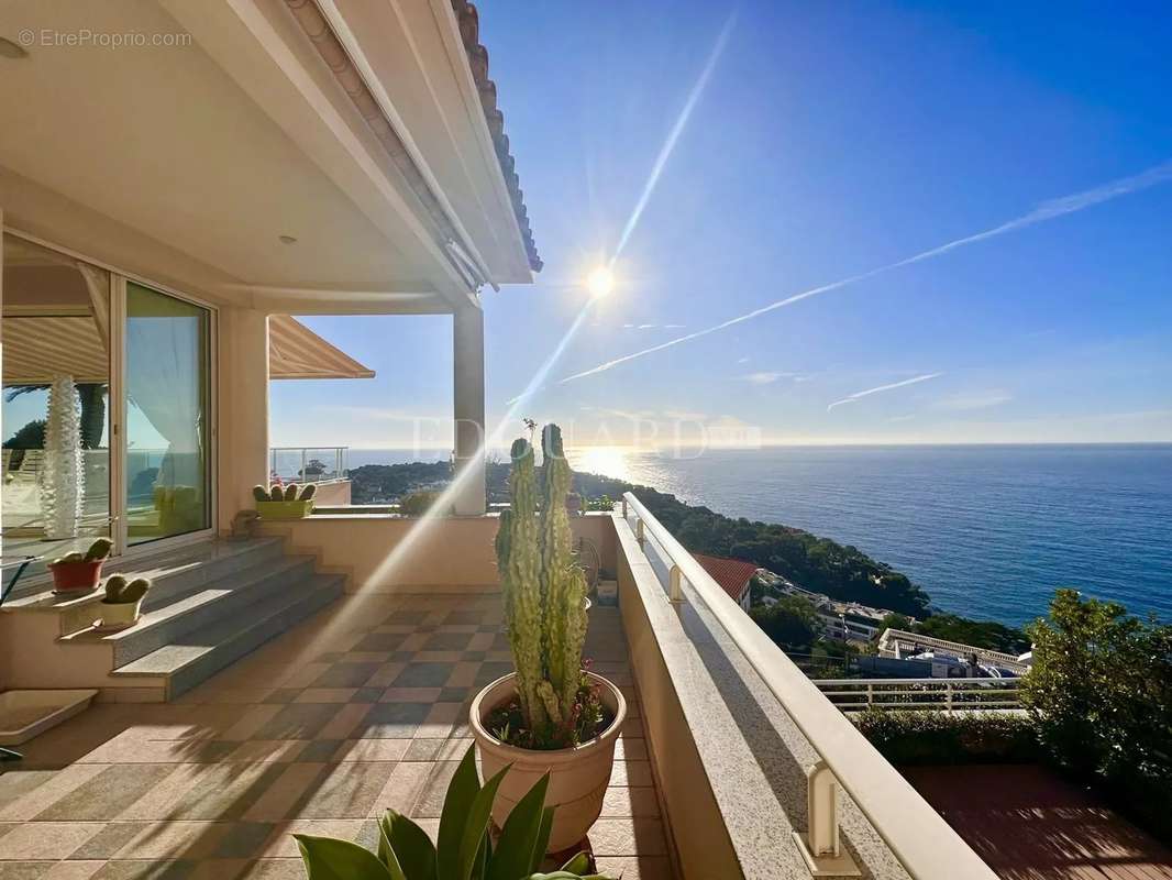 Appartement à ROQUEBRUNE-CAP-MARTIN