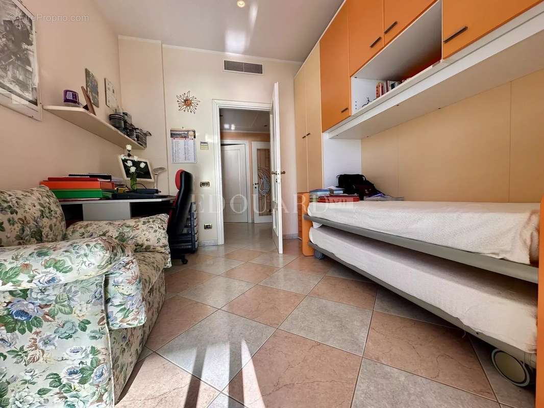 Appartement à ROQUEBRUNE-CAP-MARTIN