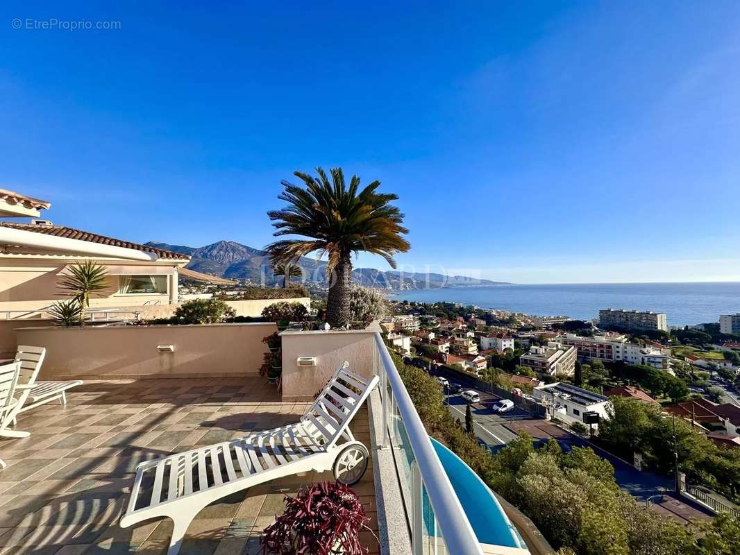 Appartement à ROQUEBRUNE-CAP-MARTIN