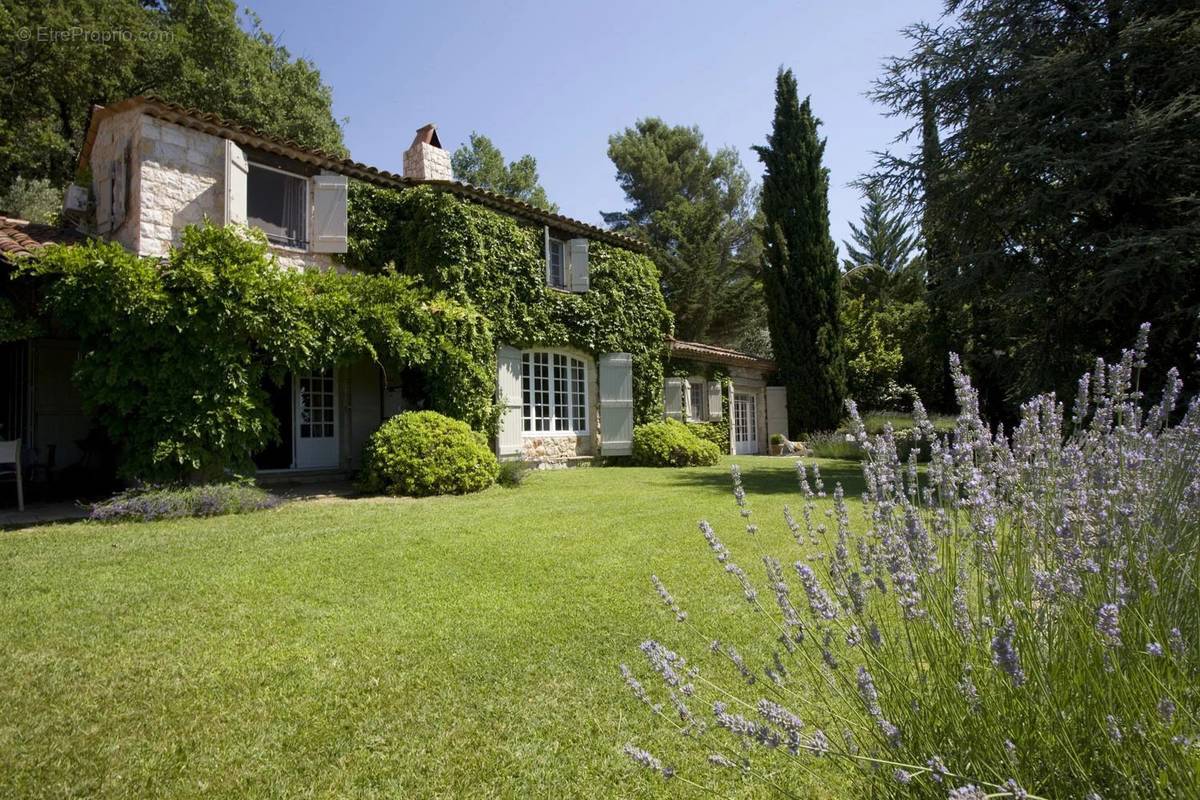 Maison à TOURRETTES