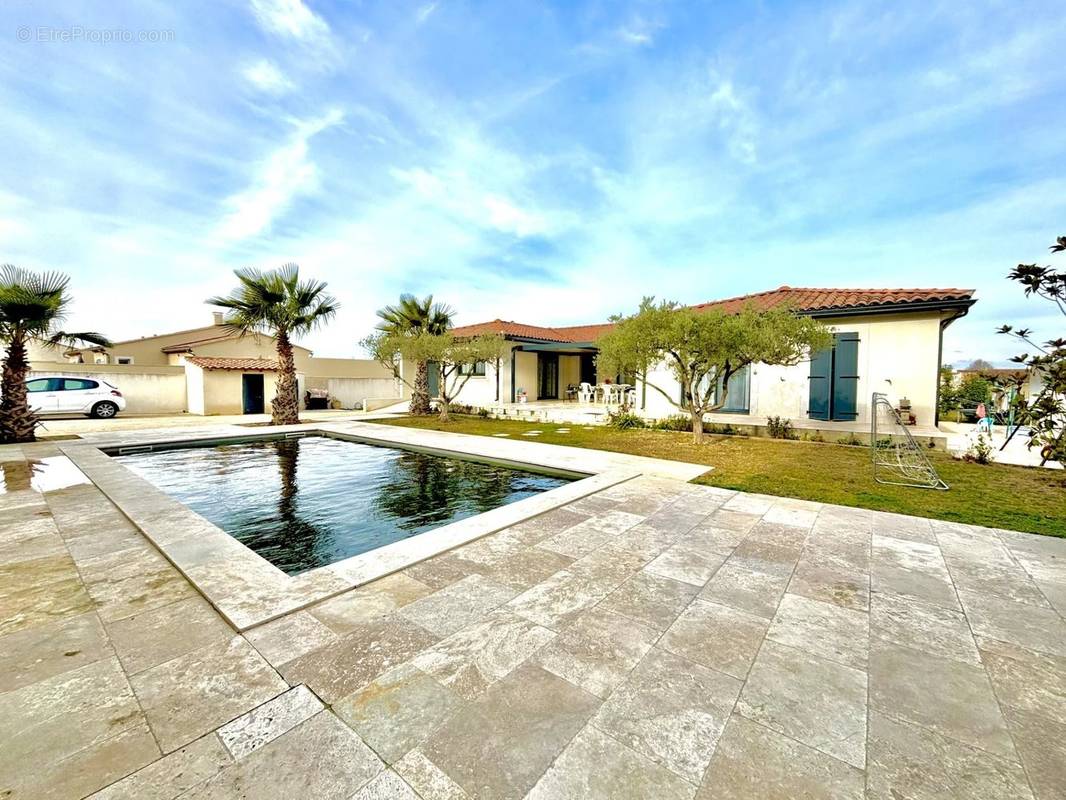 Maison à MAS-BLANC-DES-ALPILLES