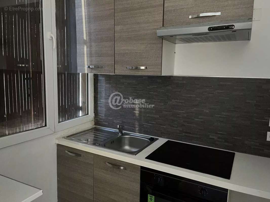 Appartement à MARSEILLE-3E