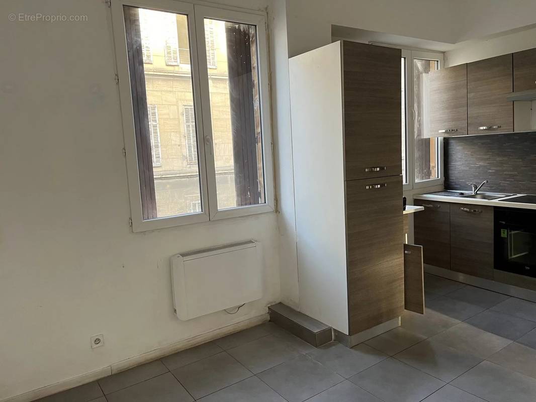 Appartement à MARSEILLE-3E