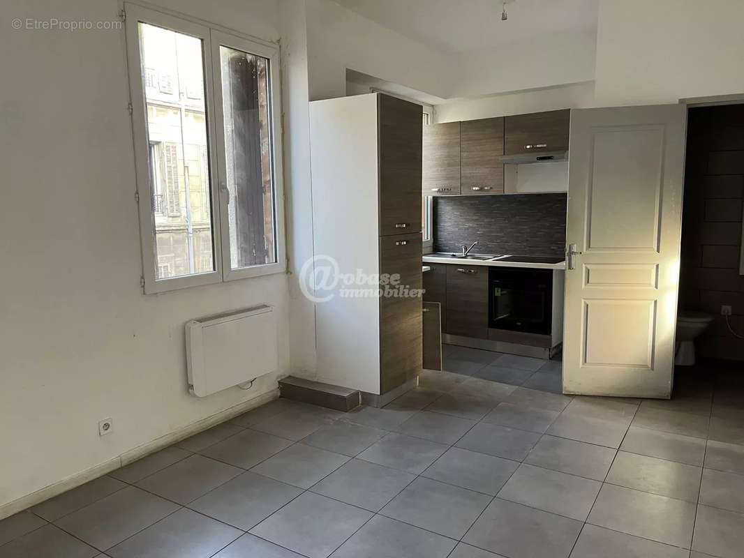 Appartement à MARSEILLE-3E