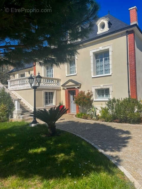 Maison à SAINT-CYR-SUR-LOIRE