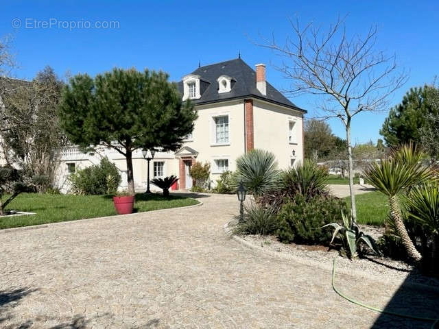 Maison à SAINT-CYR-SUR-LOIRE