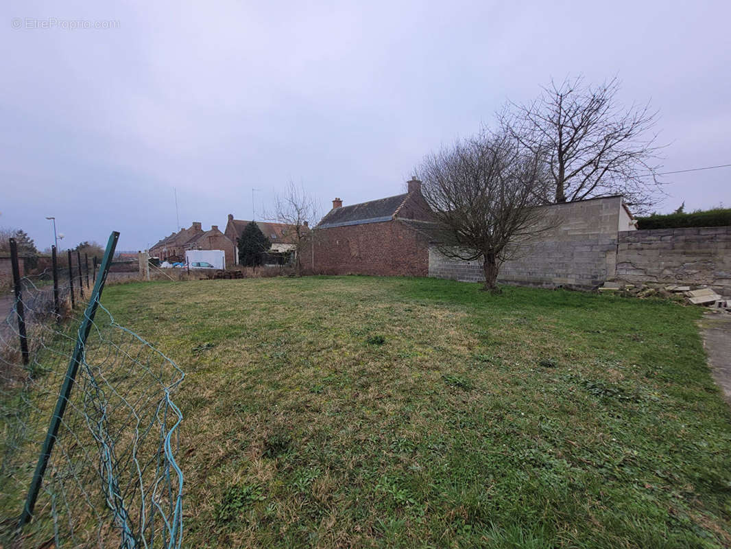 Terrain à BANTIGNY