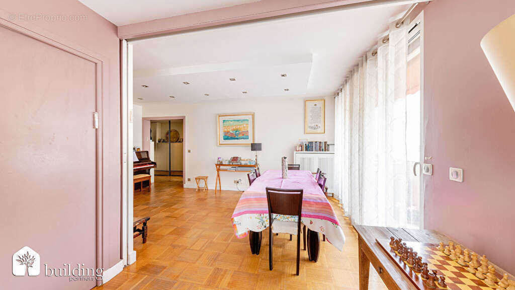 Appartement à LEVALLOIS-PERRET