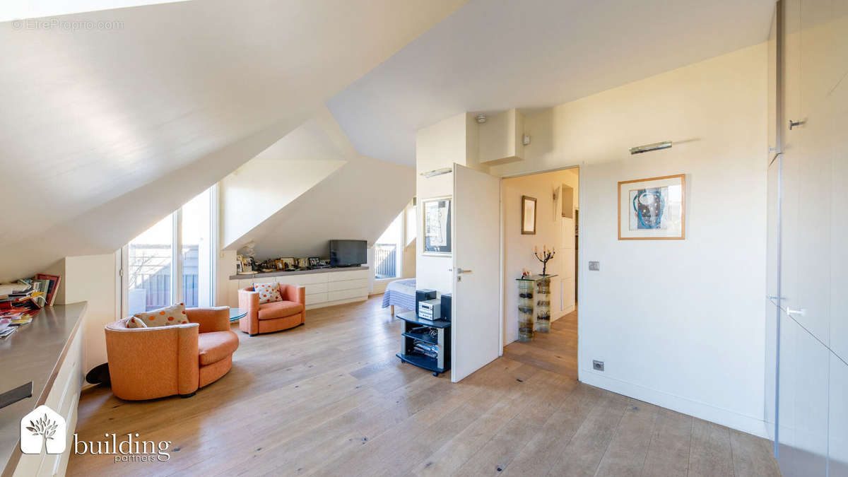 Appartement à LEVALLOIS-PERRET