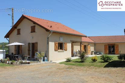 Maison à VILLECOMTAL-SUR-ARROS