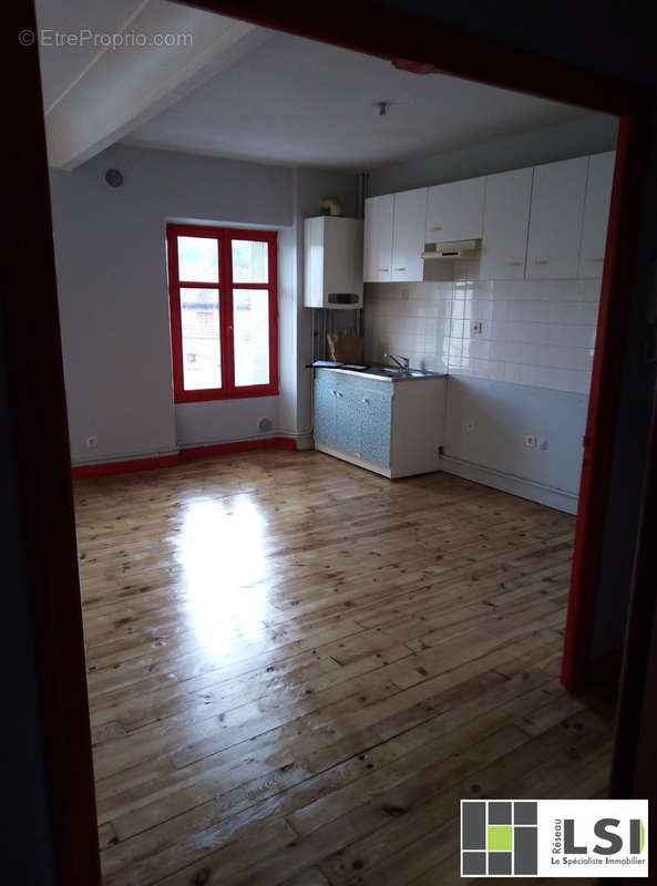 Appartement à BRIVES-CHARENSAC