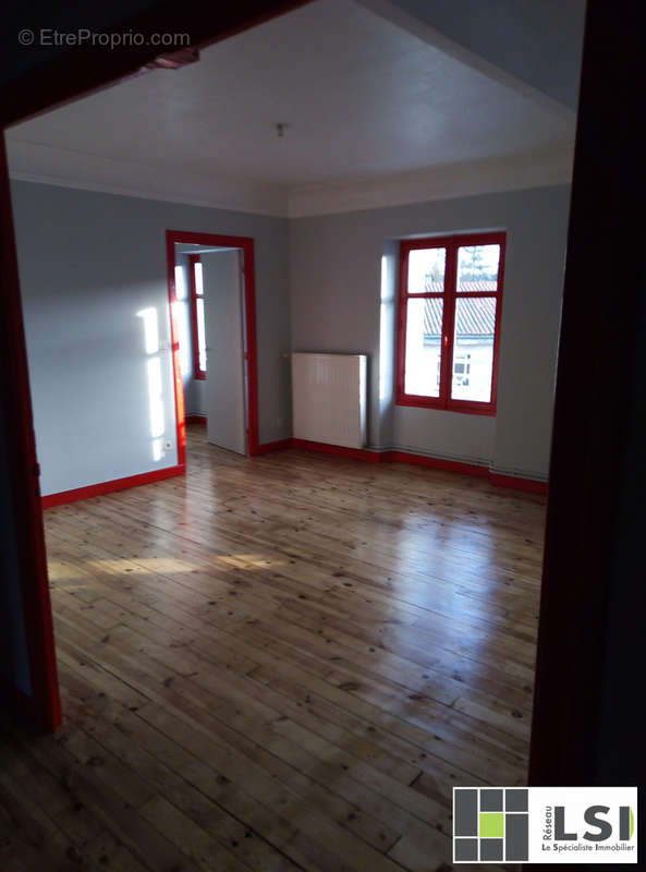 Appartement à BRIVES-CHARENSAC