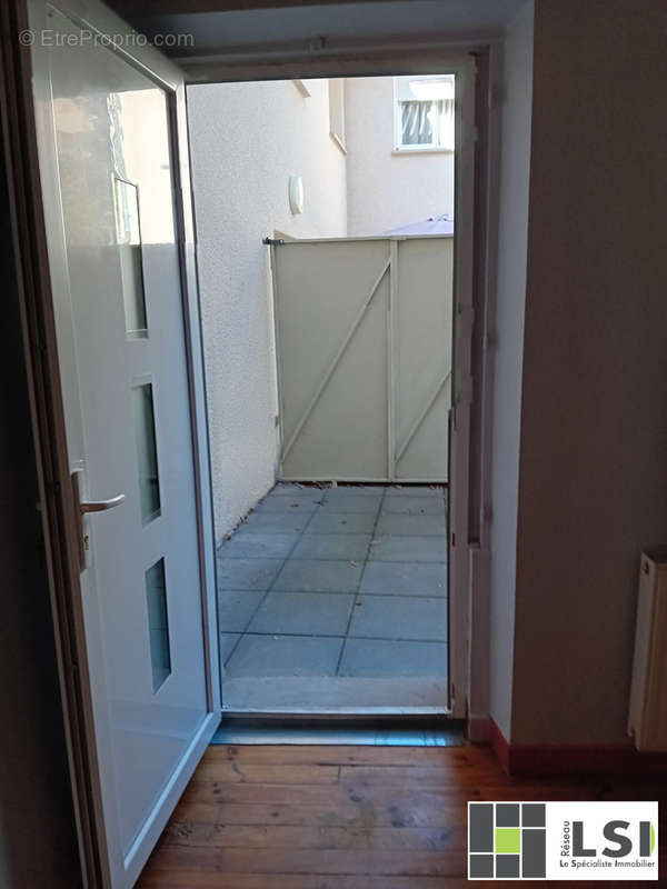 Terrasse privative  - Appartement à BRIVES-CHARENSAC