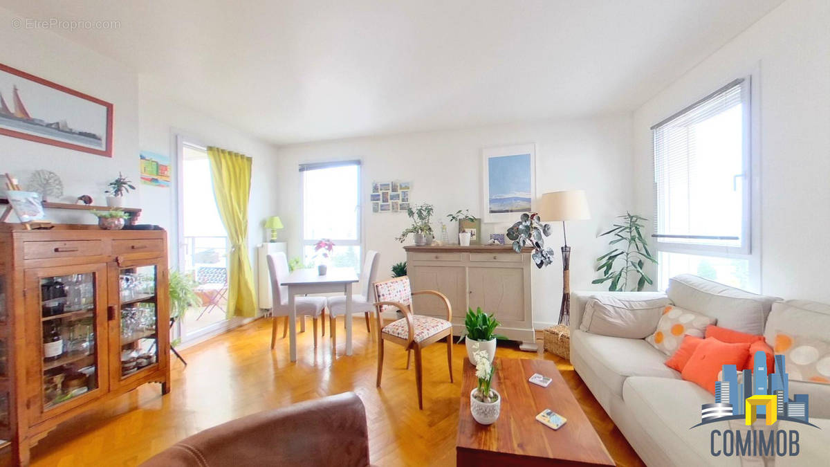 Appartement à COURBEVOIE