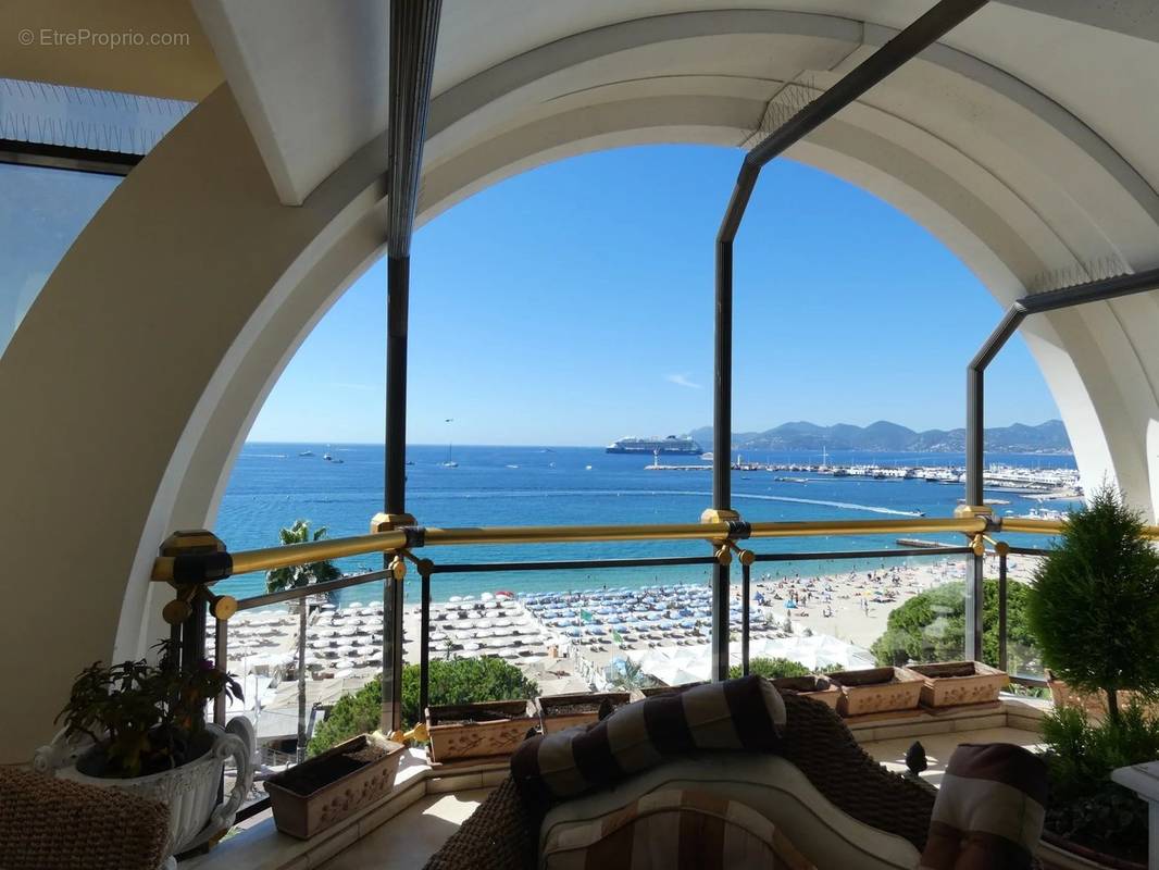 Appartement à CROISETTE