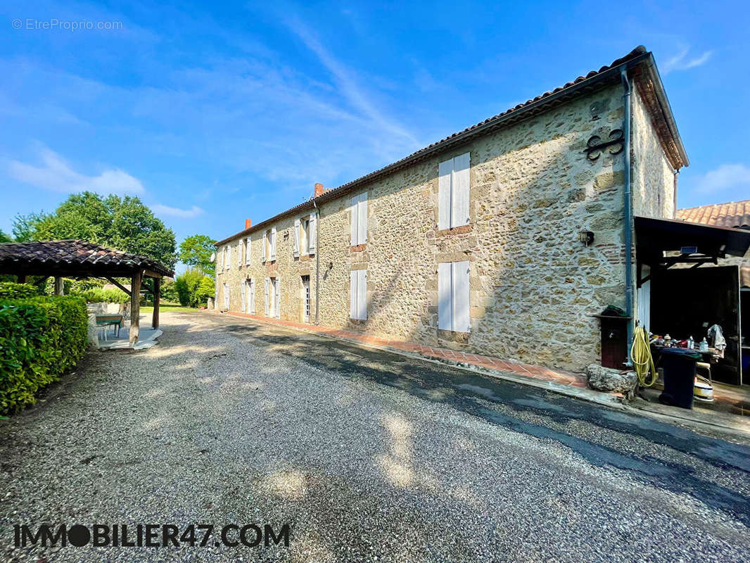 Maison à CLERMONT-DESSOUS